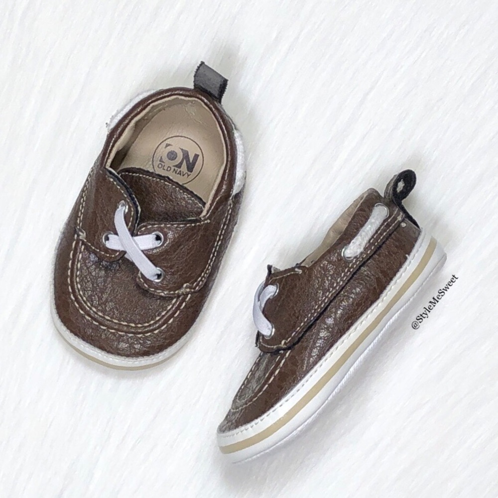Old Navy brown faux leather baby boy shoes